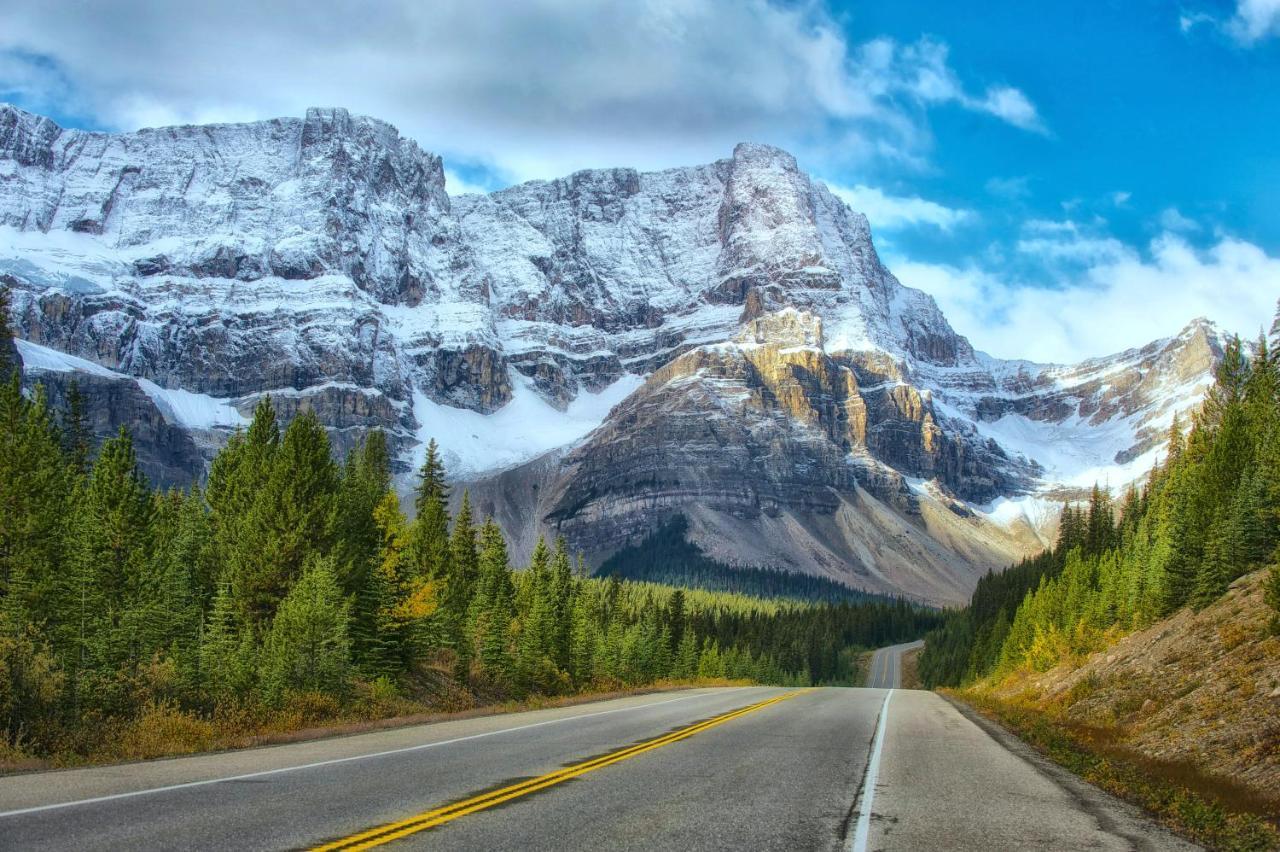 Spectacular Mountain View Corner Unit Pool Hot Tub Park Pass Apartamento Canmore Exterior foto